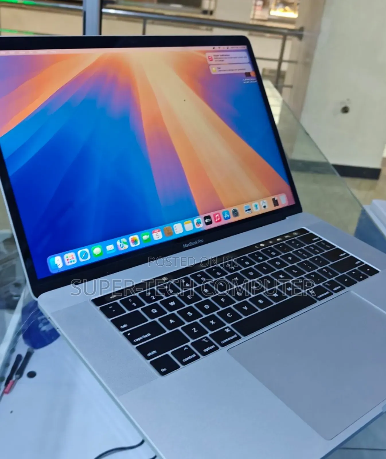 New Laptop Apple MacBook Pro 2019 16GB Intel Core I9 SSD 512GB