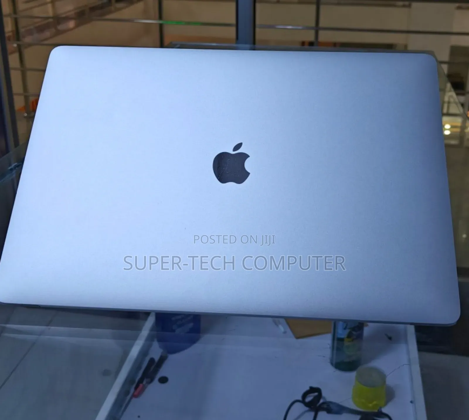 New Laptop Apple MacBook Pro 2019 16GB Intel Core I9 SSD 512GB