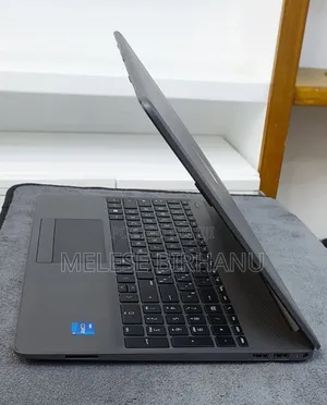 New Laptop HP Stream Notebook 8GB Intel Core I5 HDD 1T