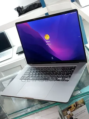 New Laptop Apple MacBook Pro 2019 16GB Intel Core I9 SSD 512GB