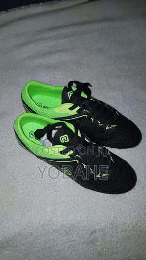 Dream Pairs Men's Football Shoes