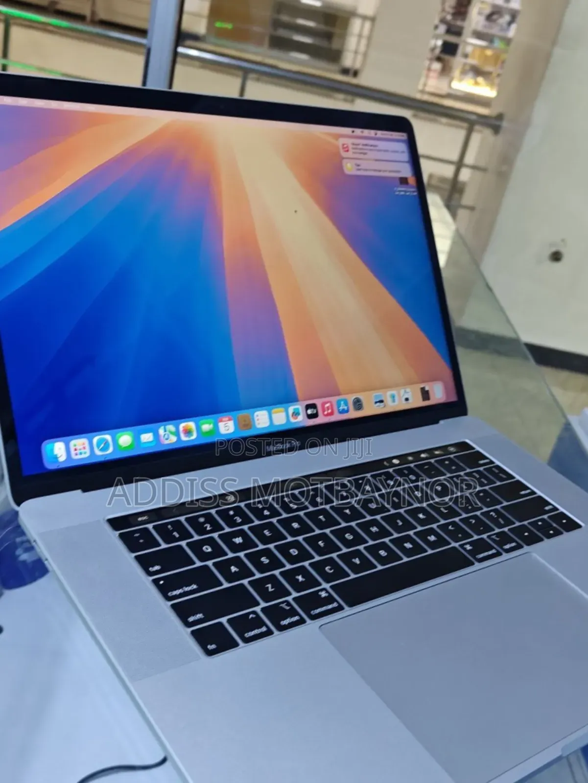 New Laptop Apple MacBook Pro 2019 16GB Intel Core I9 SSD 512GB