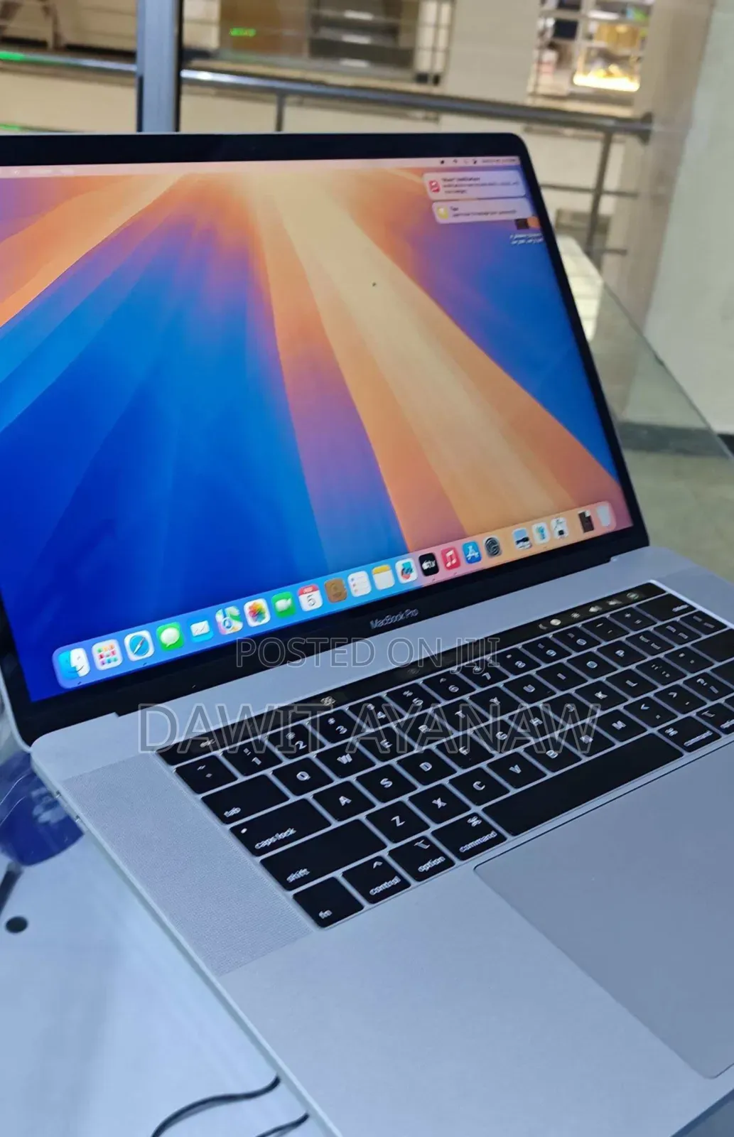 New Laptop Apple MacBook Pro 2019 16GB Intel Core I9 SSD 512GB
