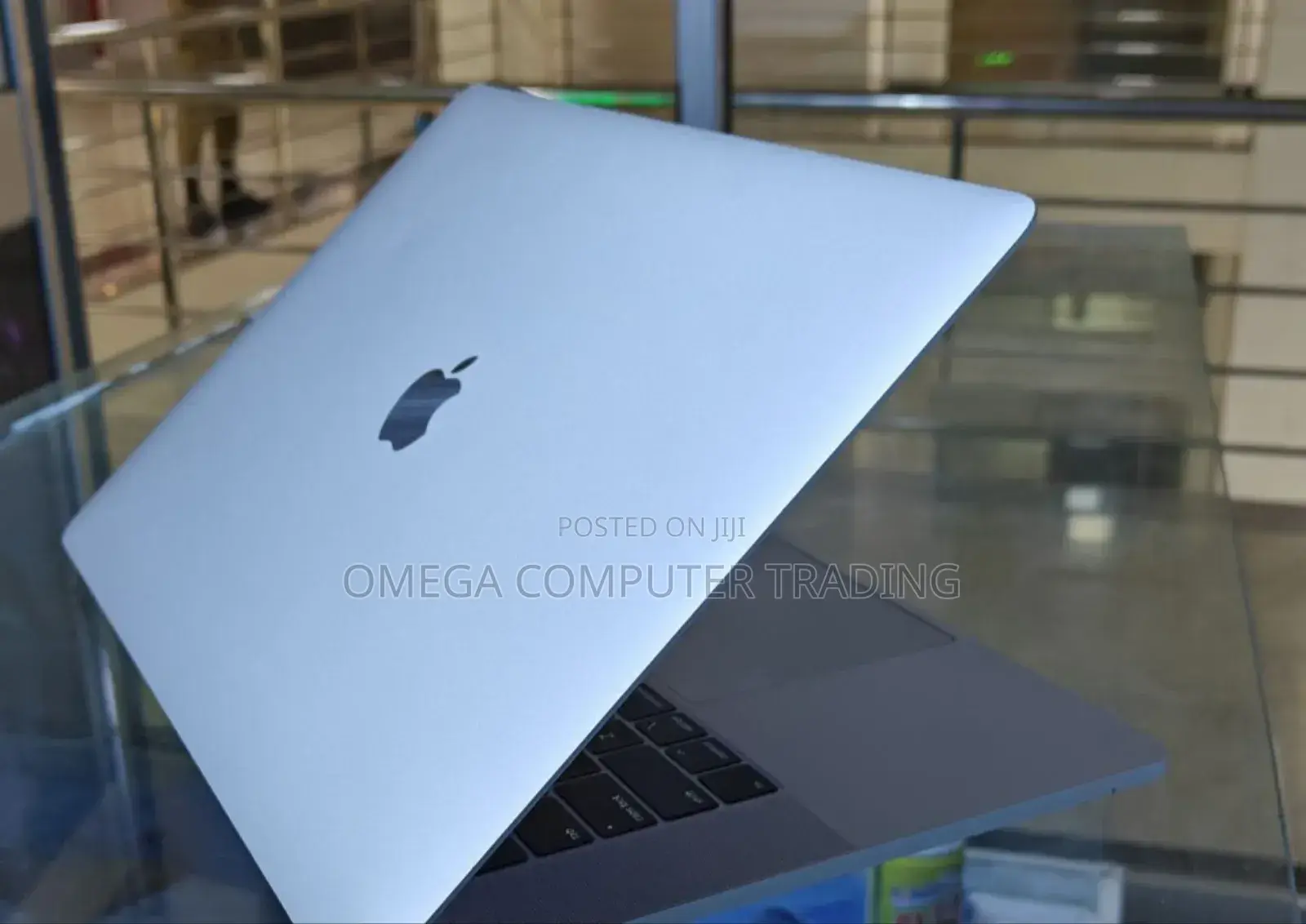 New Laptop Apple MacBook Pro 2019 16GB Intel Core i9 SSD 512GB