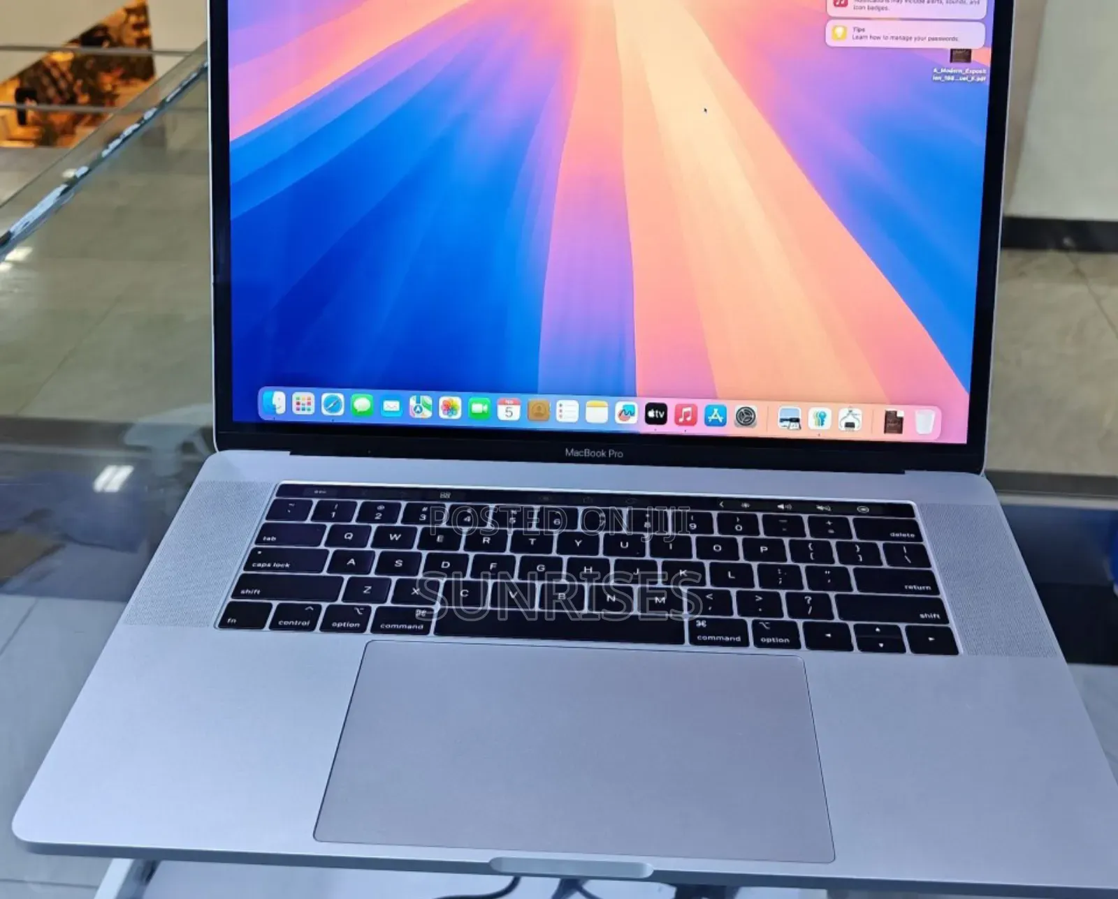New Laptop Apple MacBook Pro 2019 16GB Intel Core I9 SSD 512GB