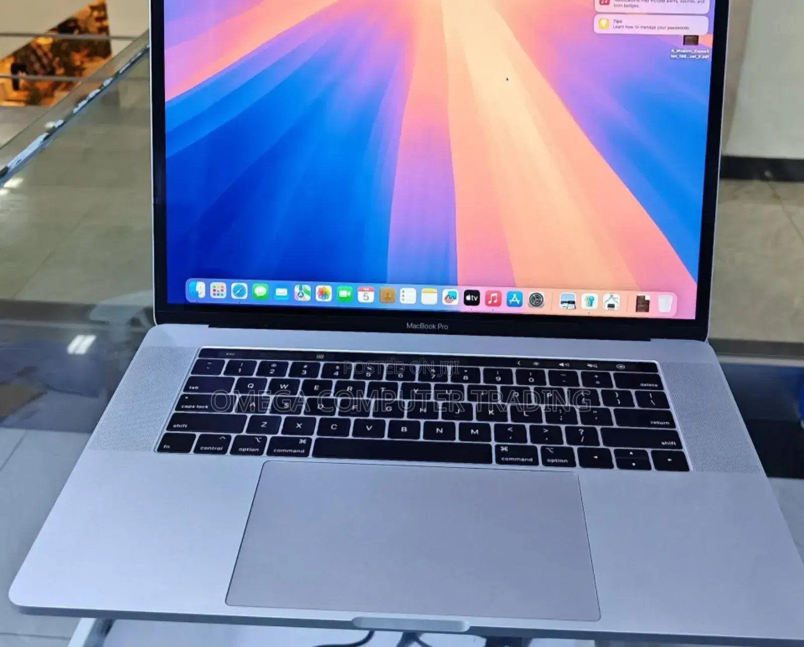 New Laptop Apple MacBook Pro 2019 16GB Intel Core i9 SSD 512GB