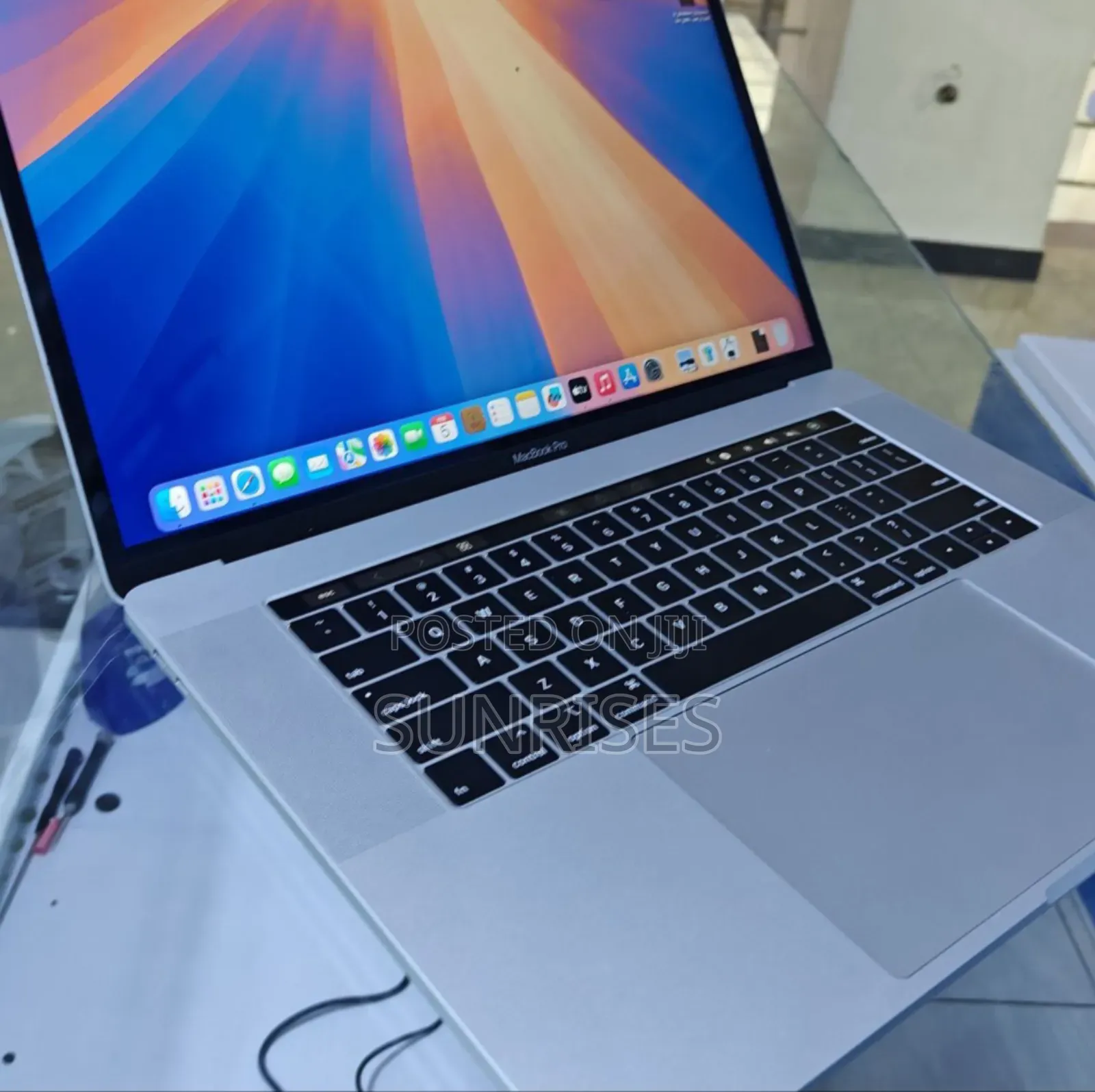New Laptop Apple MacBook Pro 2019 16GB Intel Core I9 SSD 512GB