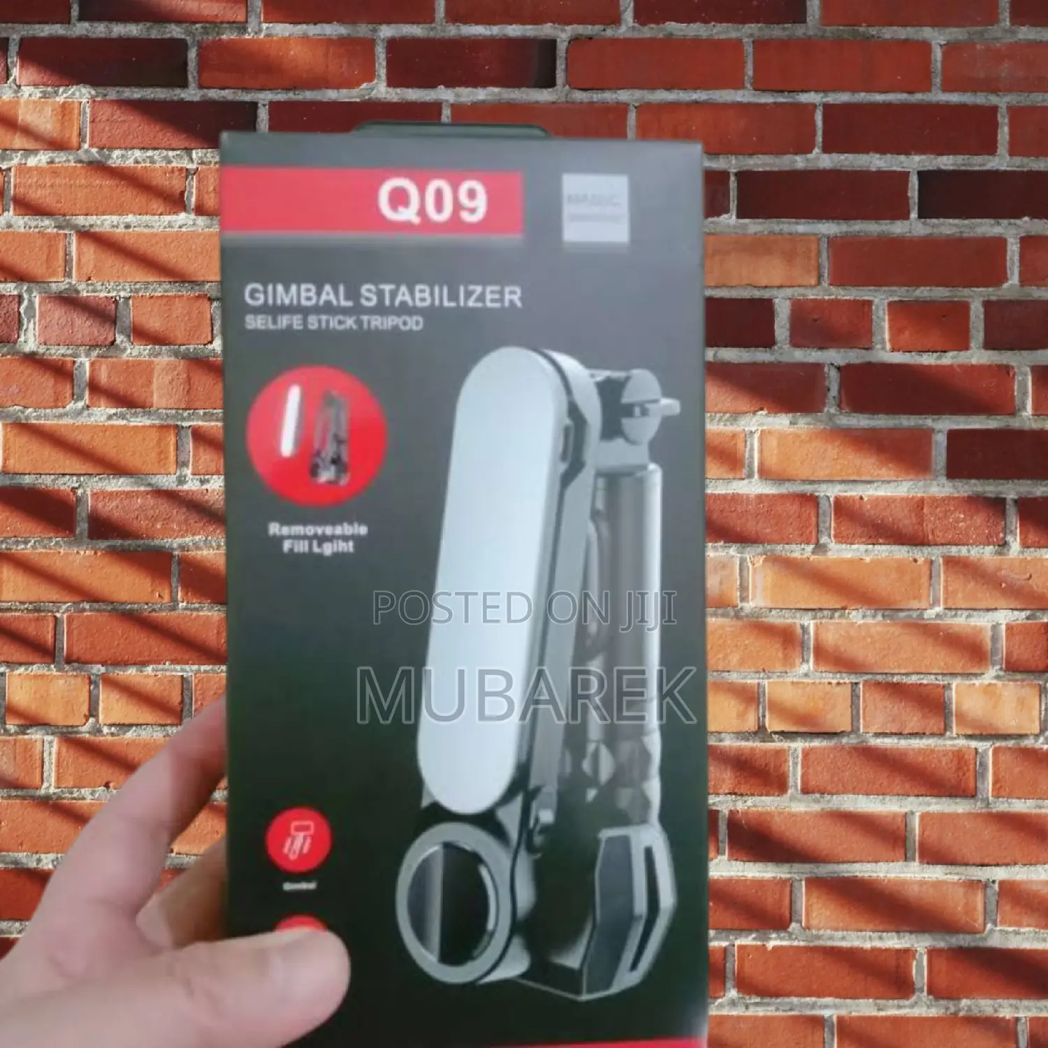 Gimbal Q09 Gentle: Built-in Fill Light for Better Lighting