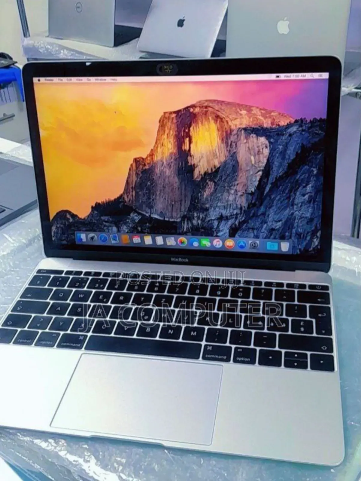 New Laptop Apple MacBook Air 2015 8GB Intel Core M SSD 512GB