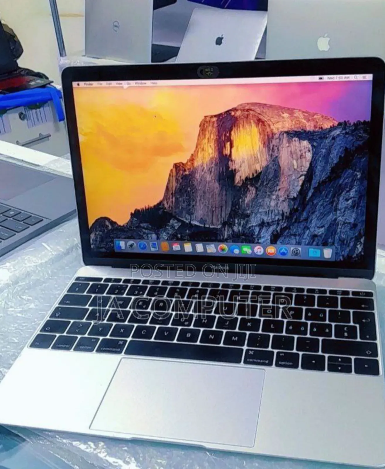 New Laptop Apple MacBook Air 2015 8GB Intel Core M SSD 512GB
