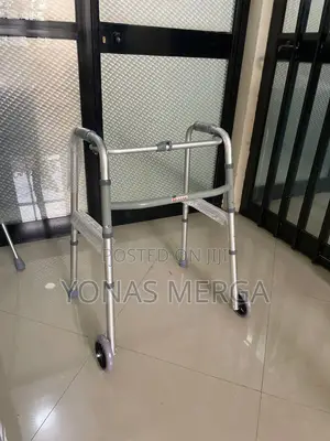 Photo - Aluminum Walker\谷4legged Walker☆瓤ወከር₩0walker■洍walker
