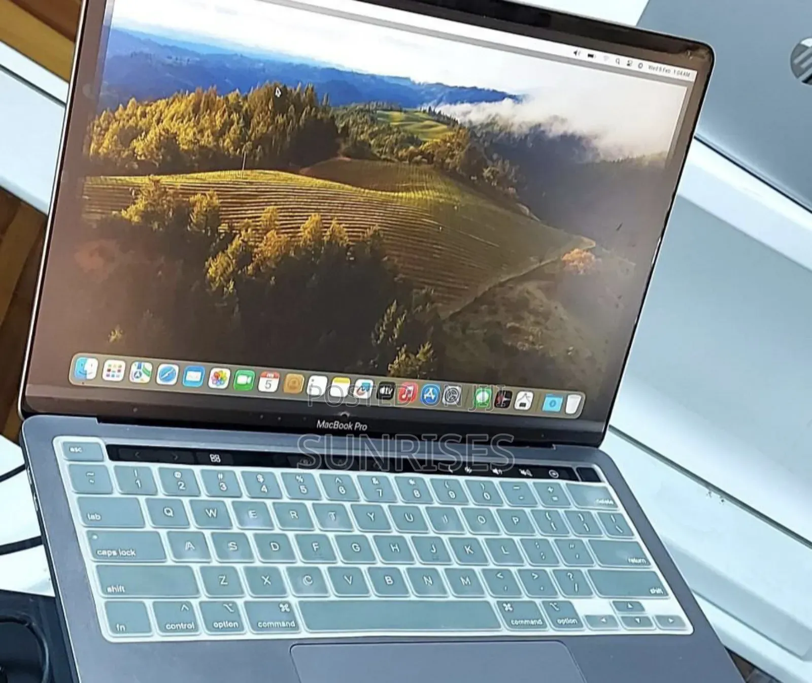 New Laptop Apple MacBook Pro M1 8GB Apple M1 SSD 256GB