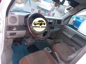 Suzuki Every Wagon 2011 White