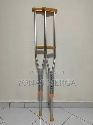 Photo - Crutches for Walking$兼crutches{}ㄝkranch₩卉crutches