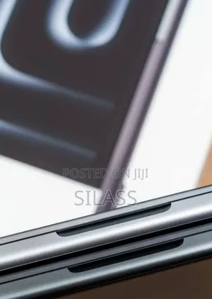 New Apple MacBook Pro 2024 M4 14-Inch 24GB Apple M4 Pro SSD 512GB