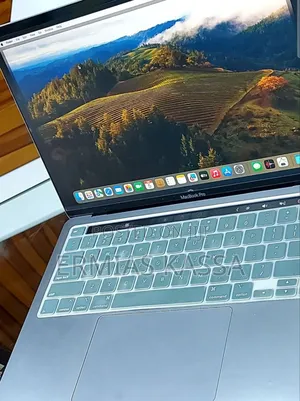 New Laptop Apple MacBook Pro 2020 M1 8GB Apple M1 Pro SSD 256GB