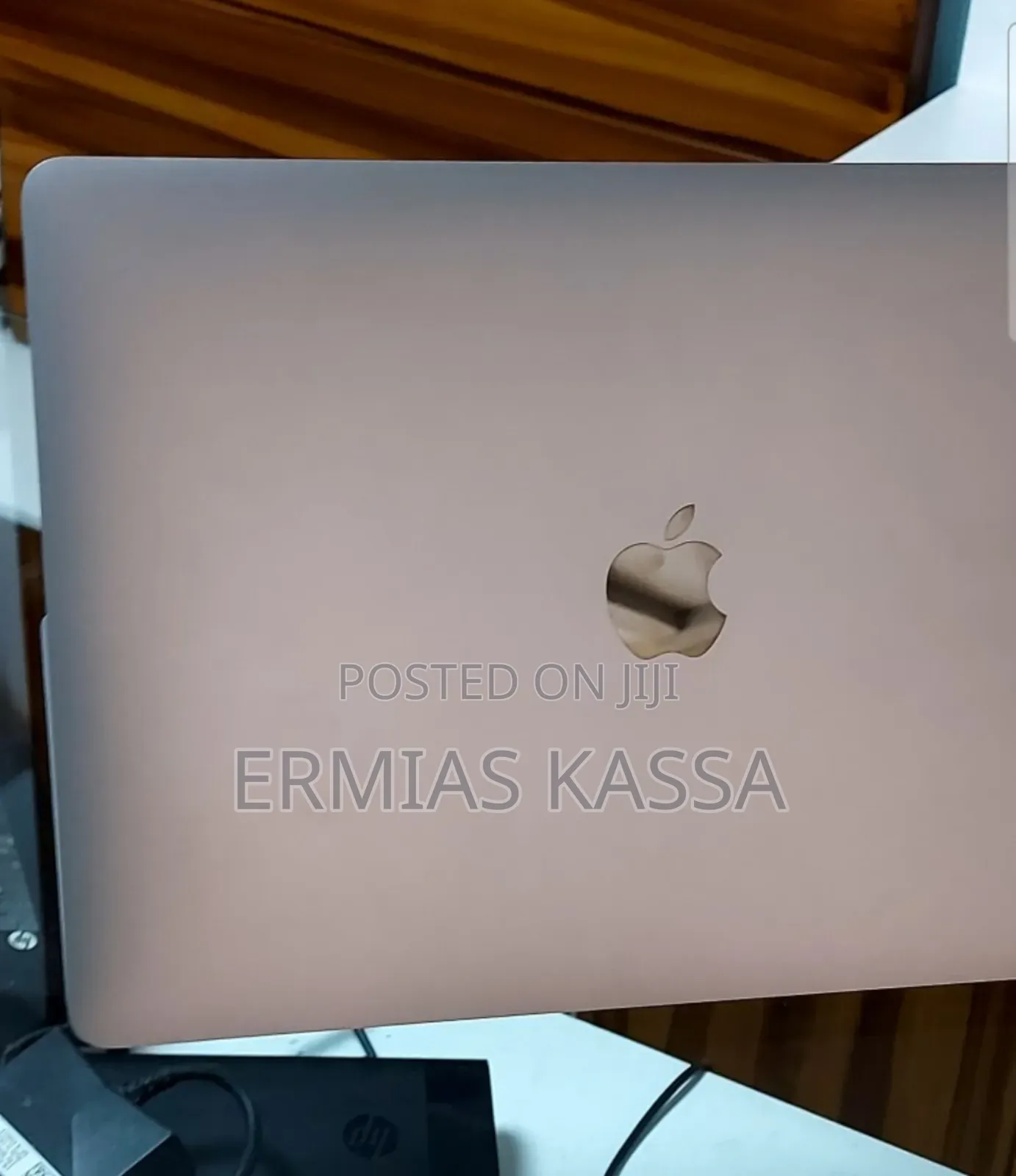 New Laptop Apple MacBook Pro 2020 M1 8GB Apple M1 Pro SSD 256GB