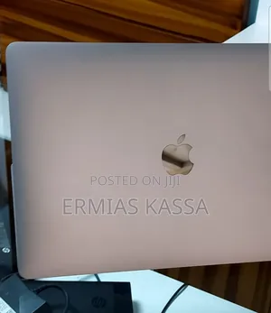 New Laptop Apple MacBook Pro 2020 M1 8GB Apple M1 Pro SSD 256GB