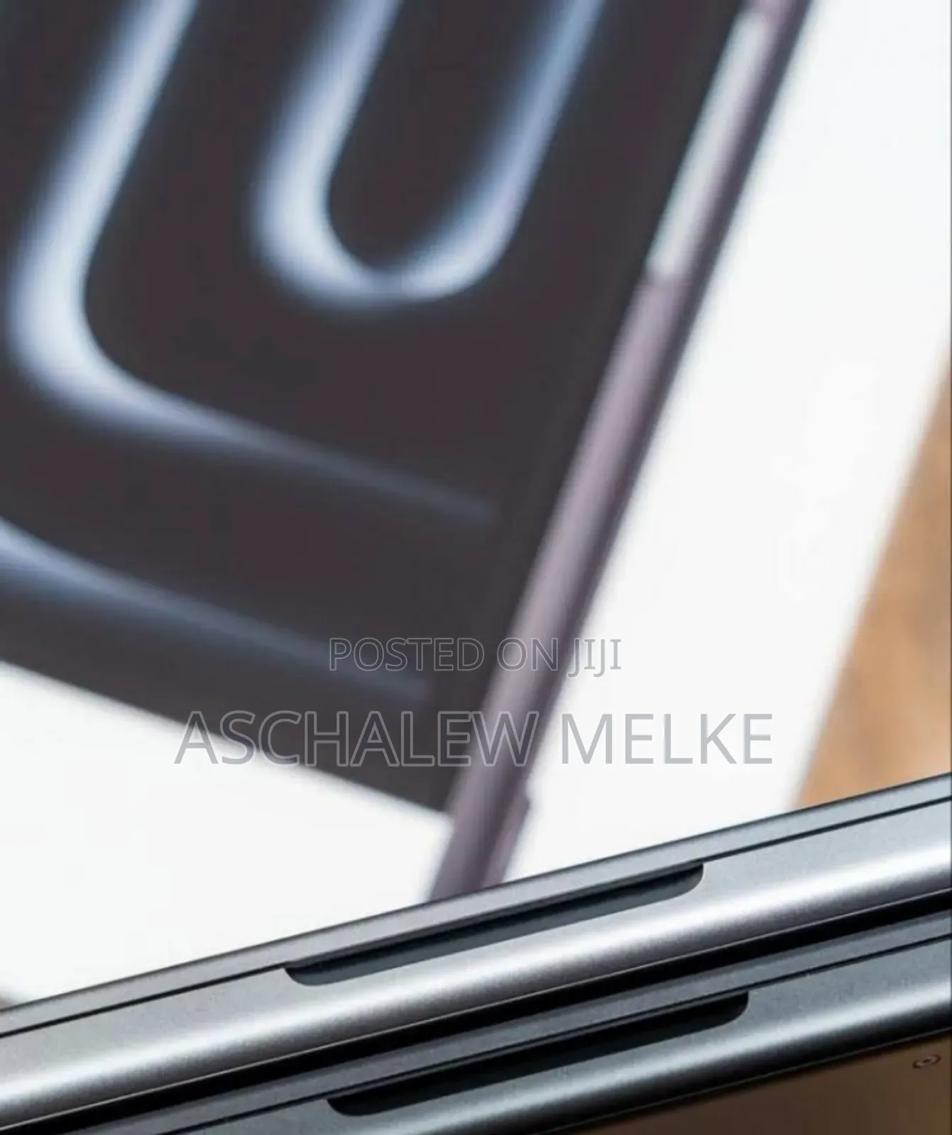 New Laptop Apple MacBook Pro 2024 M4 14-Inch 24GB Apple M4 SSD 512GB