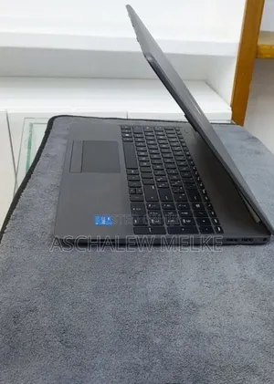 Laptop HP 250 G8 16GB Intel Core I5 HDD 1T