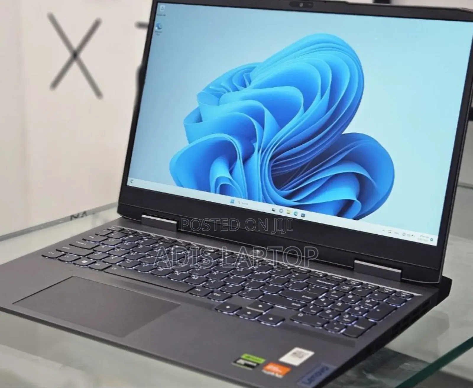 New Laptop Lenovo LOQ 15IRH8 16GB AMD Ryzen 7 SSD 512GB