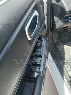 Honda e:NS1 68.8 kWh FWD 2023 White