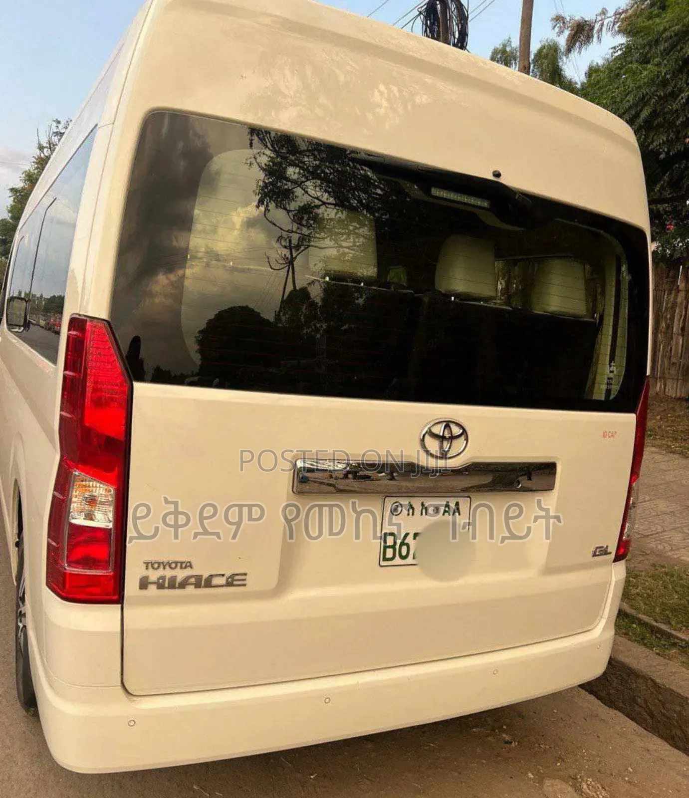 Toyota HiAce 2022 White