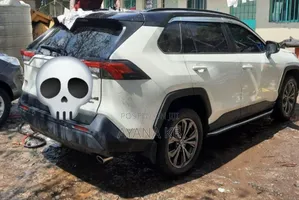 Toyota RAV4 2022 White