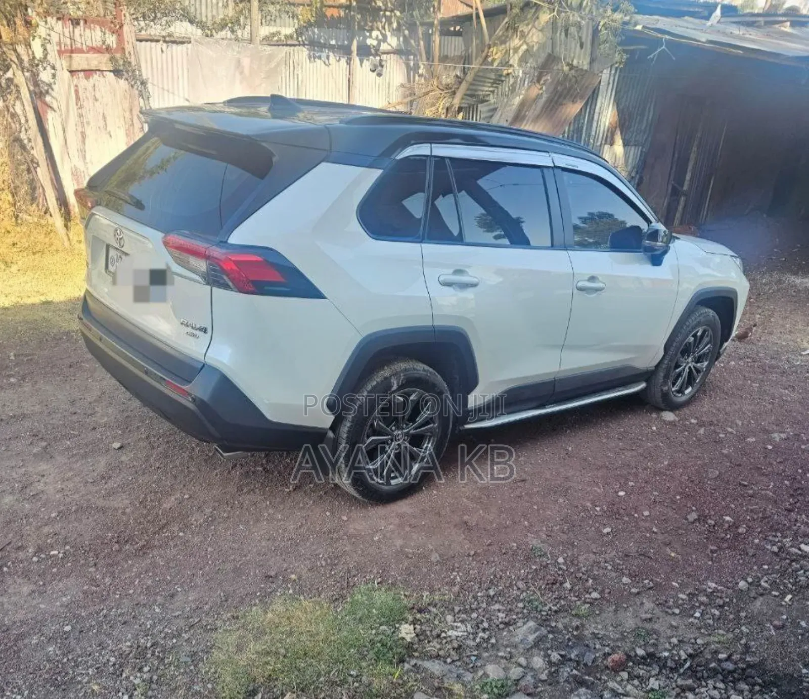 Toyota RAV4 2022 White