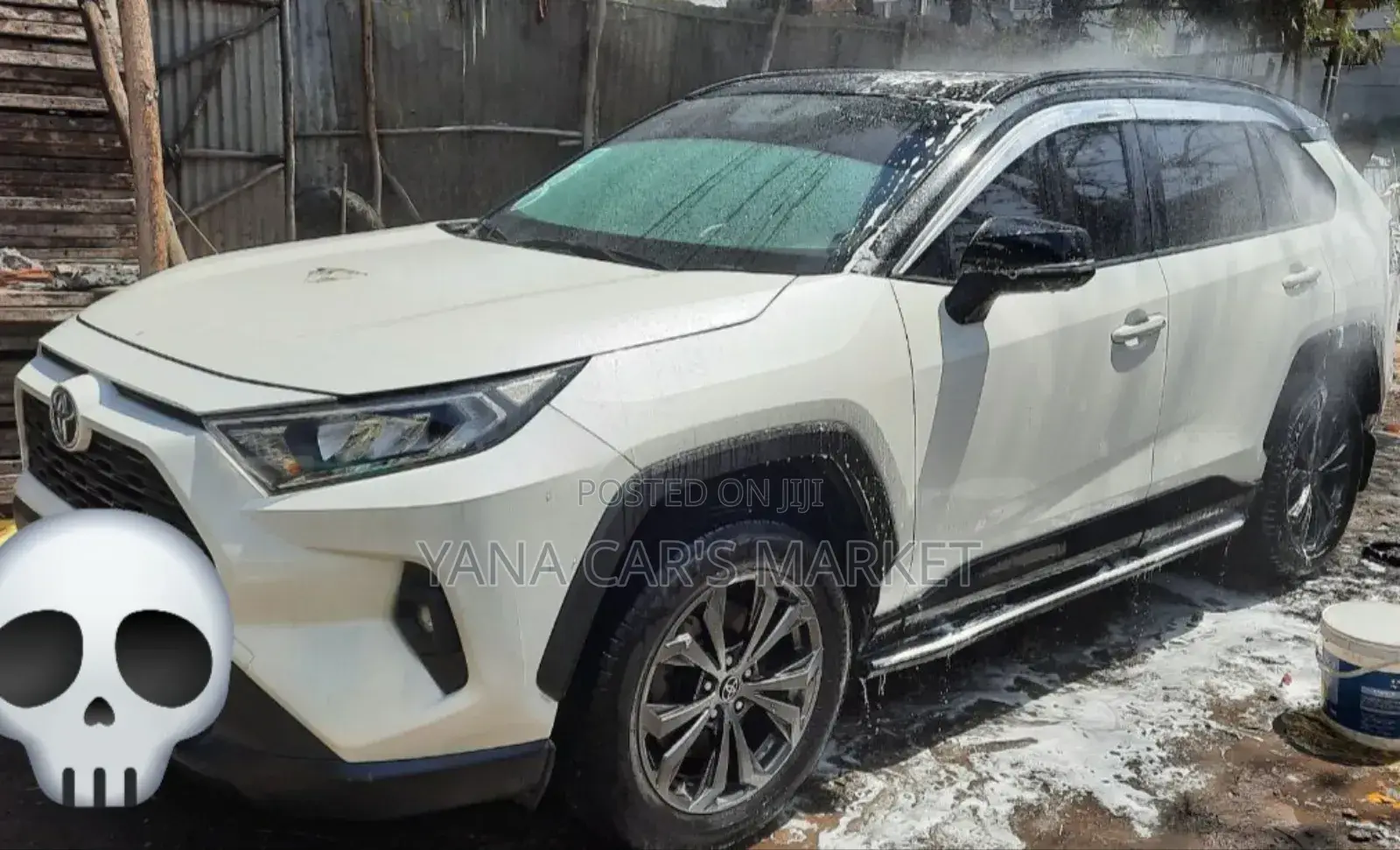 Toyota RAV4 2022 White