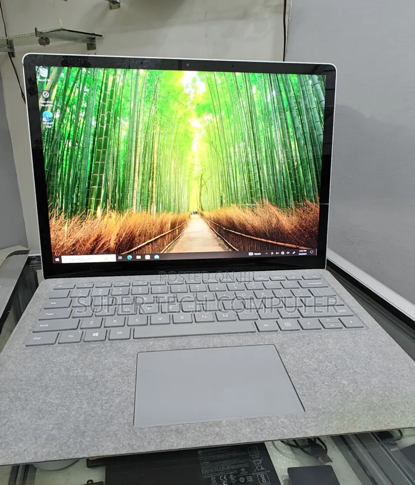 New Laptop Microsoft Surface 8GB Intel Core I5 SSD 256GB