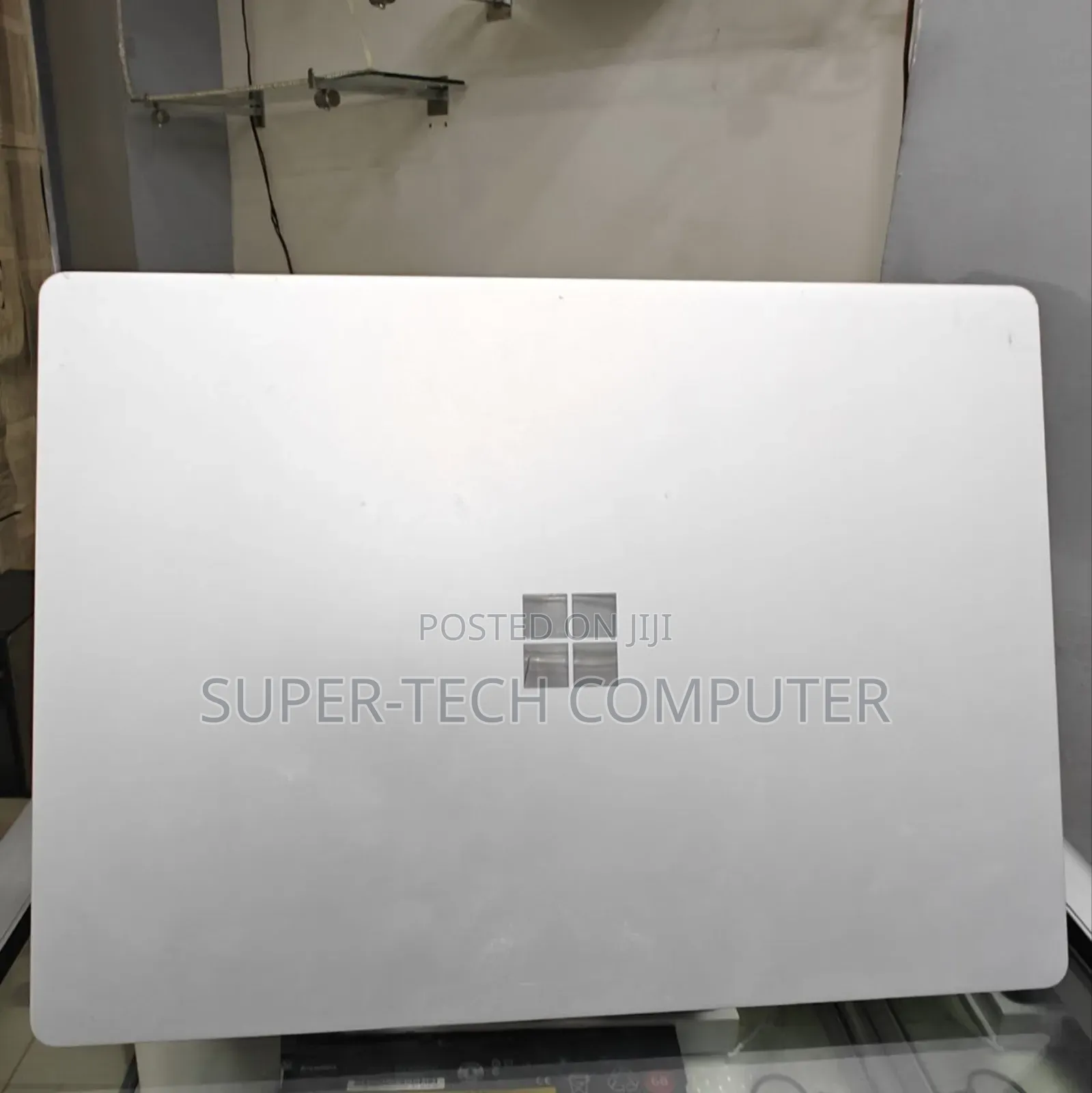 New Laptop Microsoft Surface 8GB Intel Core I5 SSD 256GB