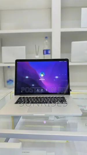 New Laptop Apple MacBook Pro 2017 16GB Intel Core I7 SSD 256GB