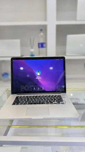 New Laptop Apple MacBook Pro 2017 16GB Intel Core I7 SSD 256GB