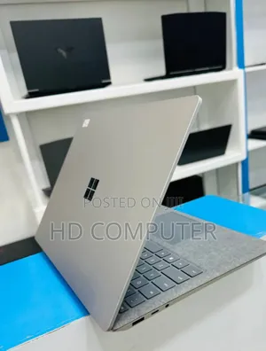 New Laptop Microsoft Surface 16GB Intel Core I7 SSD 512GB