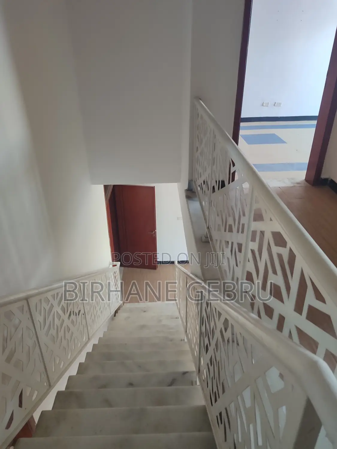 5bdrm Penthouse in Penta House, Bole for rent