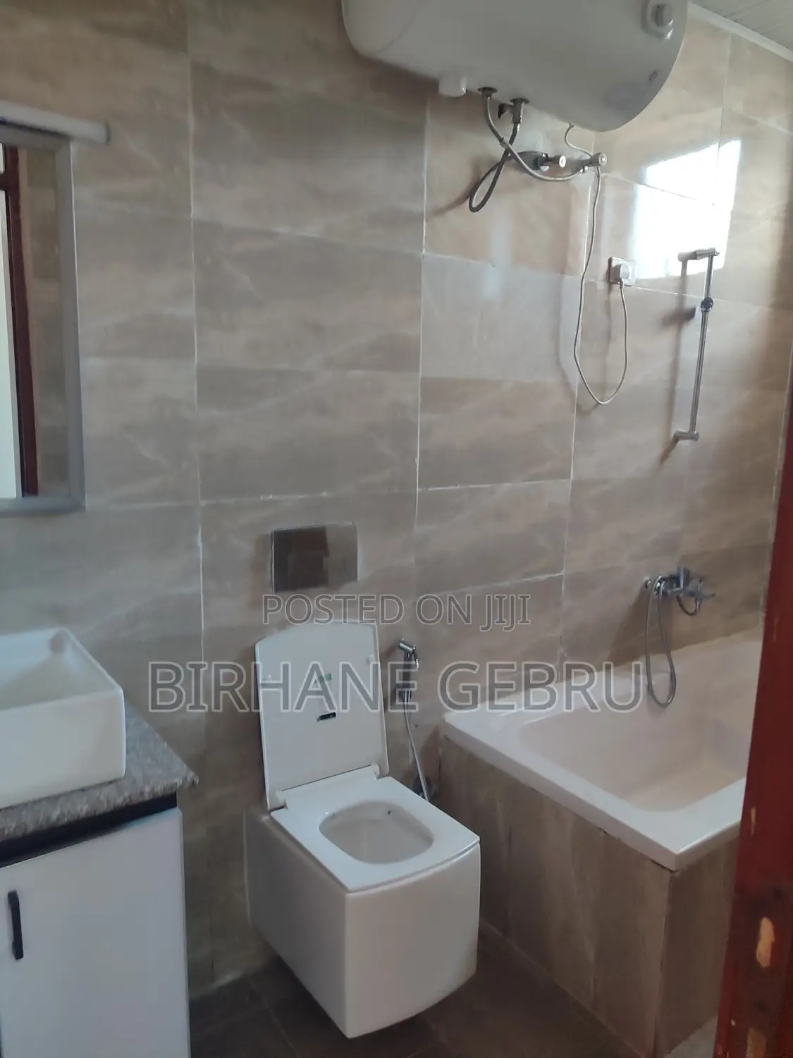 5bdrm Penthouse in Penta House, Bole for rent