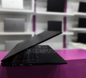 New Laptop HP Omen 16 16GB Intel Core I7 SSD 512GB