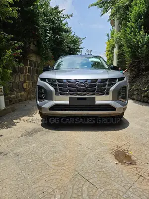 Photo - Hyundai Creta 2023 Silver