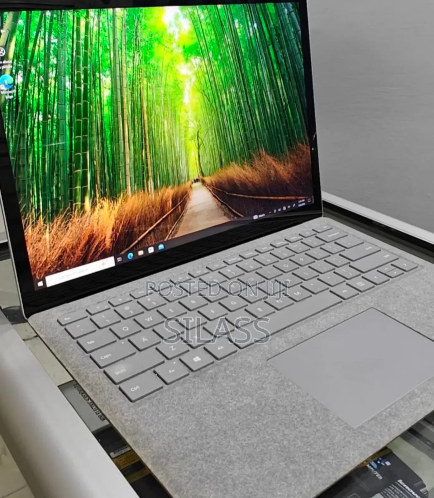 New Laptop Microsoft Surface 8GB Intel Core I5 SSD 256GB