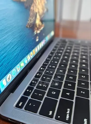 New Laptop Apple MacBook Air 2019 8GB Intel Core I5 SSD 128GB