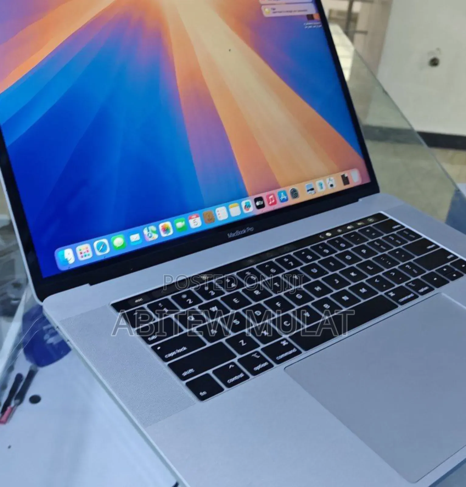 New Laptop Apple MacBook Pro 2019 16GB Intel Core I9 SSD 512GB