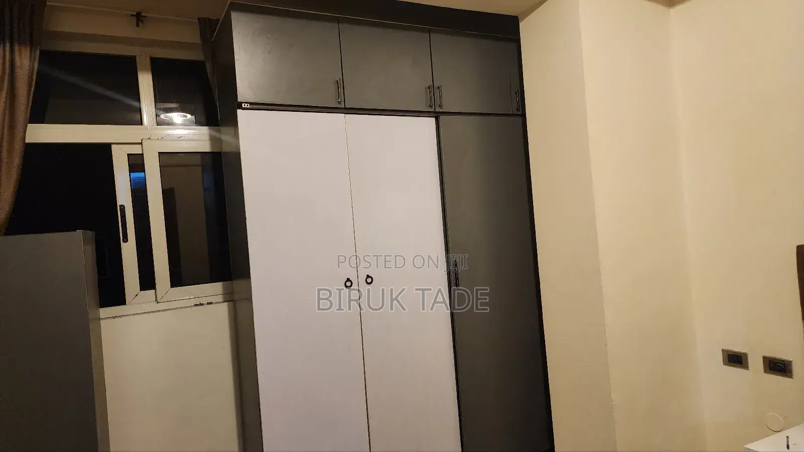 Closet 250×200cm Wardrobe That Has Sliding Door