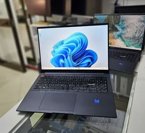 New Laptop Asus VivoBook 15 X505BA 16GB Intel Core I7 SSD 512GB