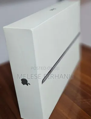 Photo - New Apple iPad 10.2 (2021) 64 GB Gray