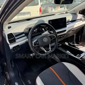 Volkswagen ID.6 2022 Purple