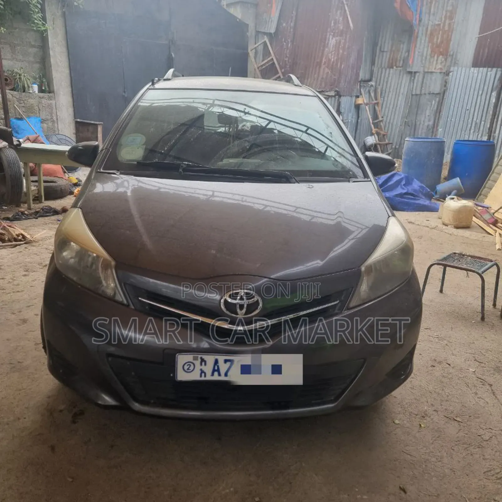 Toyota Yaris 2012 Gray