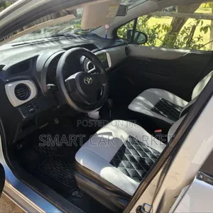 Toyota Yaris 2012 Gray