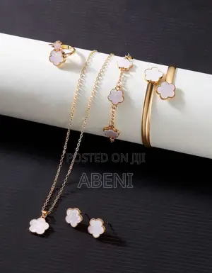 Photo - Van Cleef 6pcs Jewelry Set