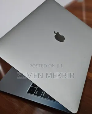 New Laptop Apple MacBook Air 2019 8GB Intel Core I5 SSD 128GB